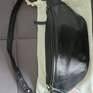 Mandrn leather belt bag